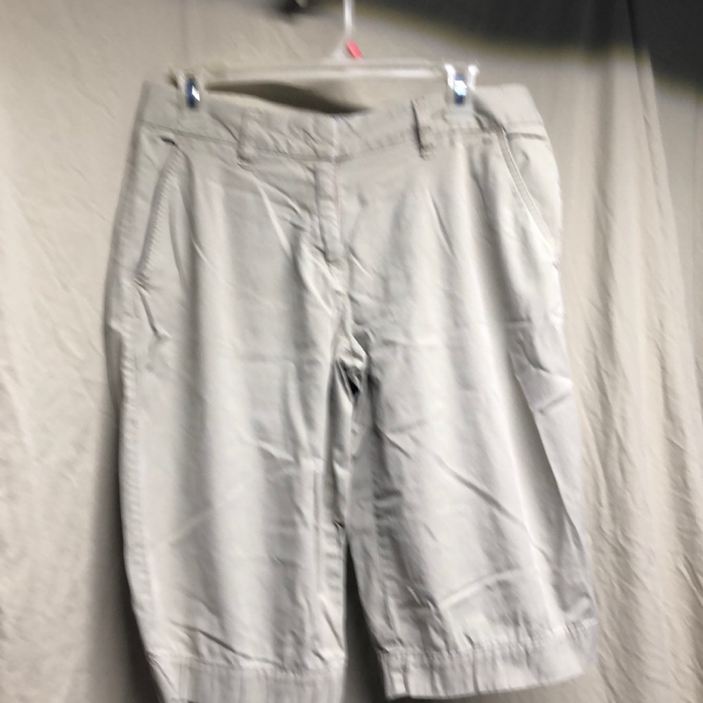 Izod Bermuda shorts khaki‎